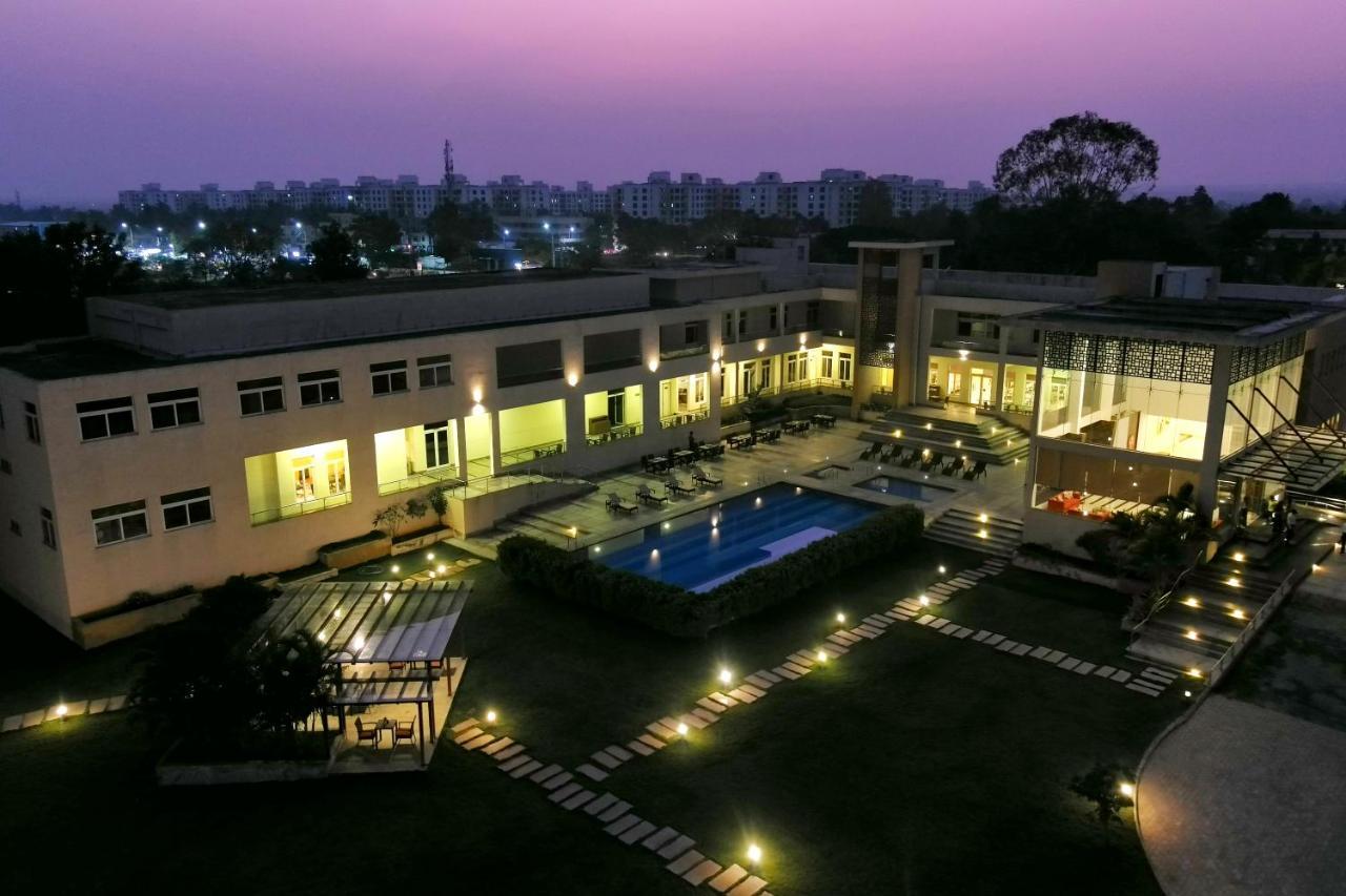 Spree Resort At Century Wintersun Dod Ballāpur Buitenkant foto
